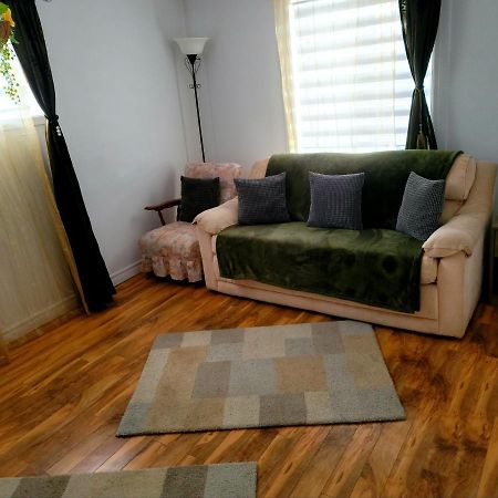 Downtown Apartment Next To Highway Netflix+Wifi Edmundston Buitenkant foto