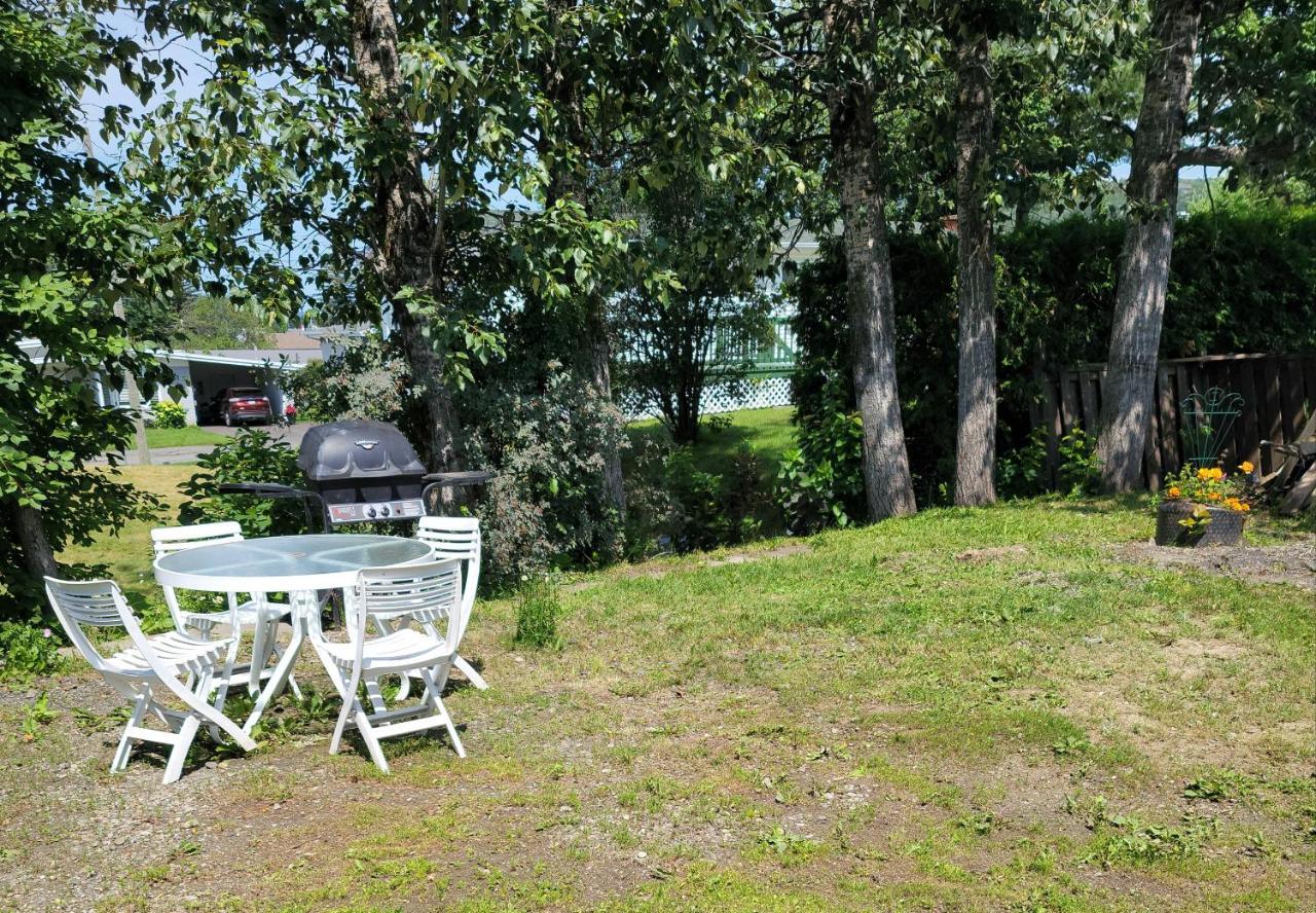 Downtown Apartment Next To Highway Netflix+Wifi Edmundston Buitenkant foto