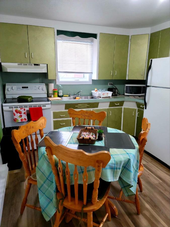Downtown Apartment Next To Highway Netflix+Wifi Edmundston Buitenkant foto