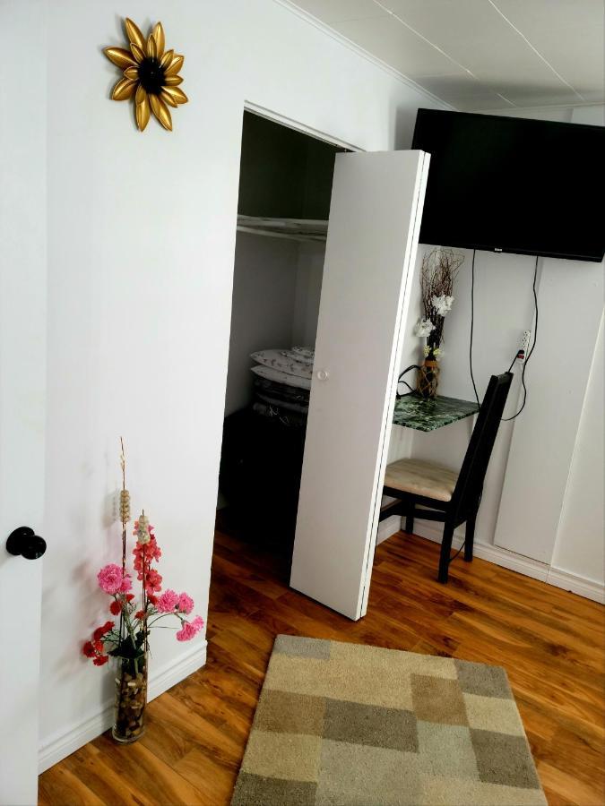 Downtown Apartment Next To Highway Netflix+Wifi Edmundston Buitenkant foto