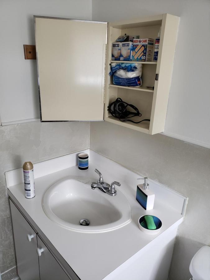 Downtown Apartment Next To Highway Netflix+Wifi Edmundston Buitenkant foto